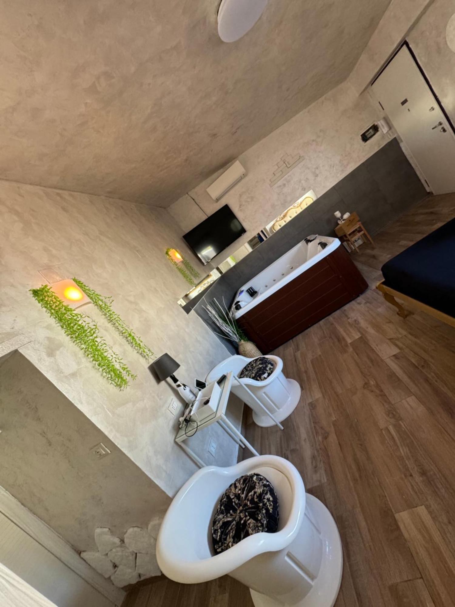 Atena B&B Apartments Platino San Silvestro  Экстерьер фото