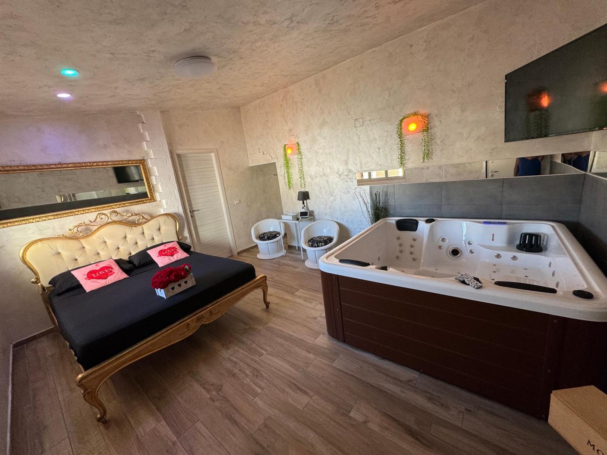 Atena B&B Apartments Platino San Silvestro  Экстерьер фото
